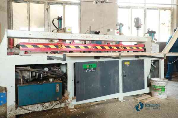 江西室內(nèi)運(yùn)動木地板施工隊(duì)