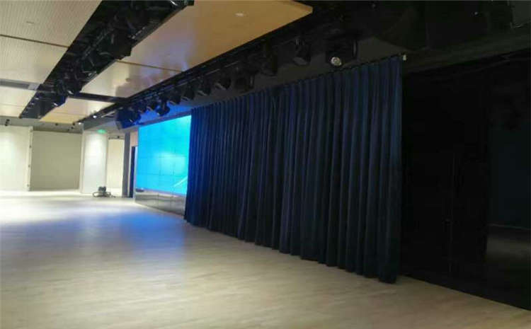 春季體育館專用木地板如何養(yǎng)護?